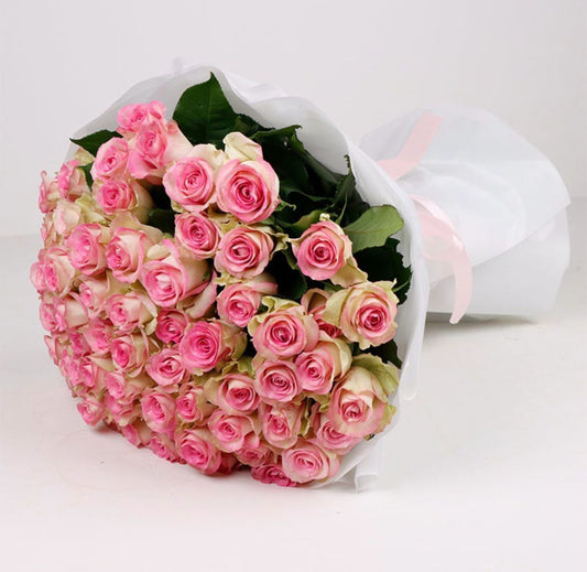 100 Pink Roses hand bouquet by BloomsOnly, Pune's number 1 flower delivery website
