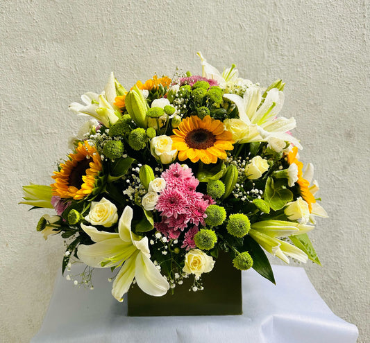 Box bouquet by BloomsOnly, Pune's number 1 flower delivery website