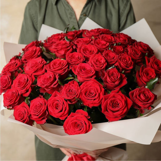 120 Roses hand bouquet by BloomsOnly, Pune's number 1 flower delivery website