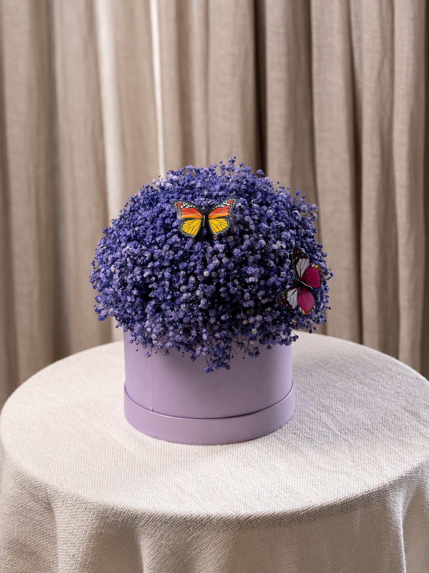 Butterfly Kisses Box Bouquet by BloomsOnly - Pune's #1 Flower delivery website