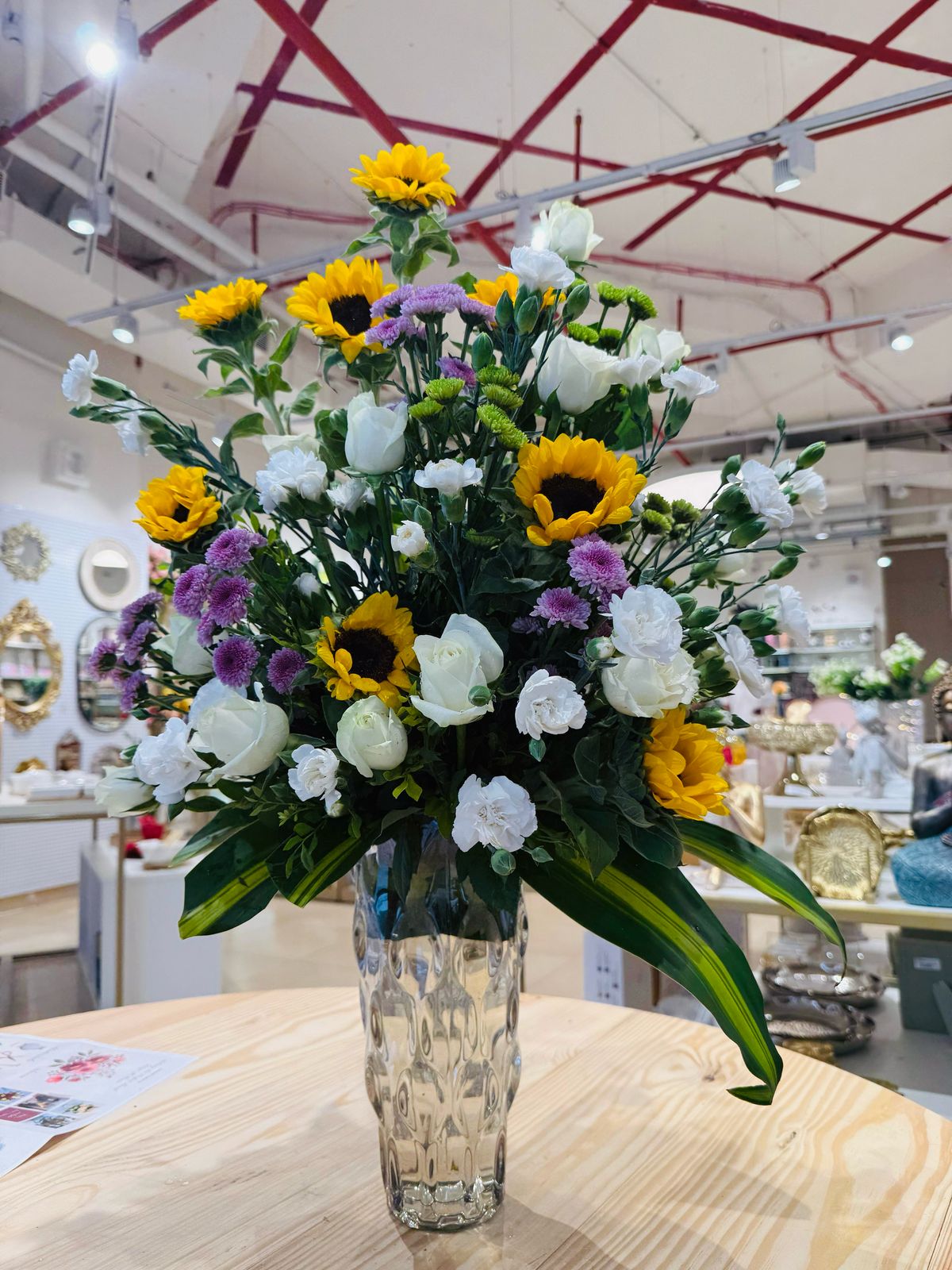 Mix flowers with Glass Vase by BloomsOnly, Pune's number 1 flower delivery website