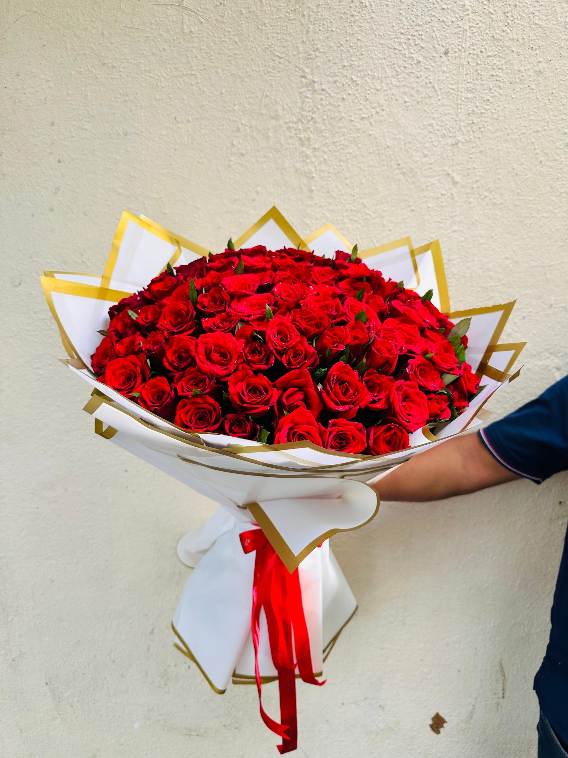 The Red Royale - 150 Roses - Blooms Only