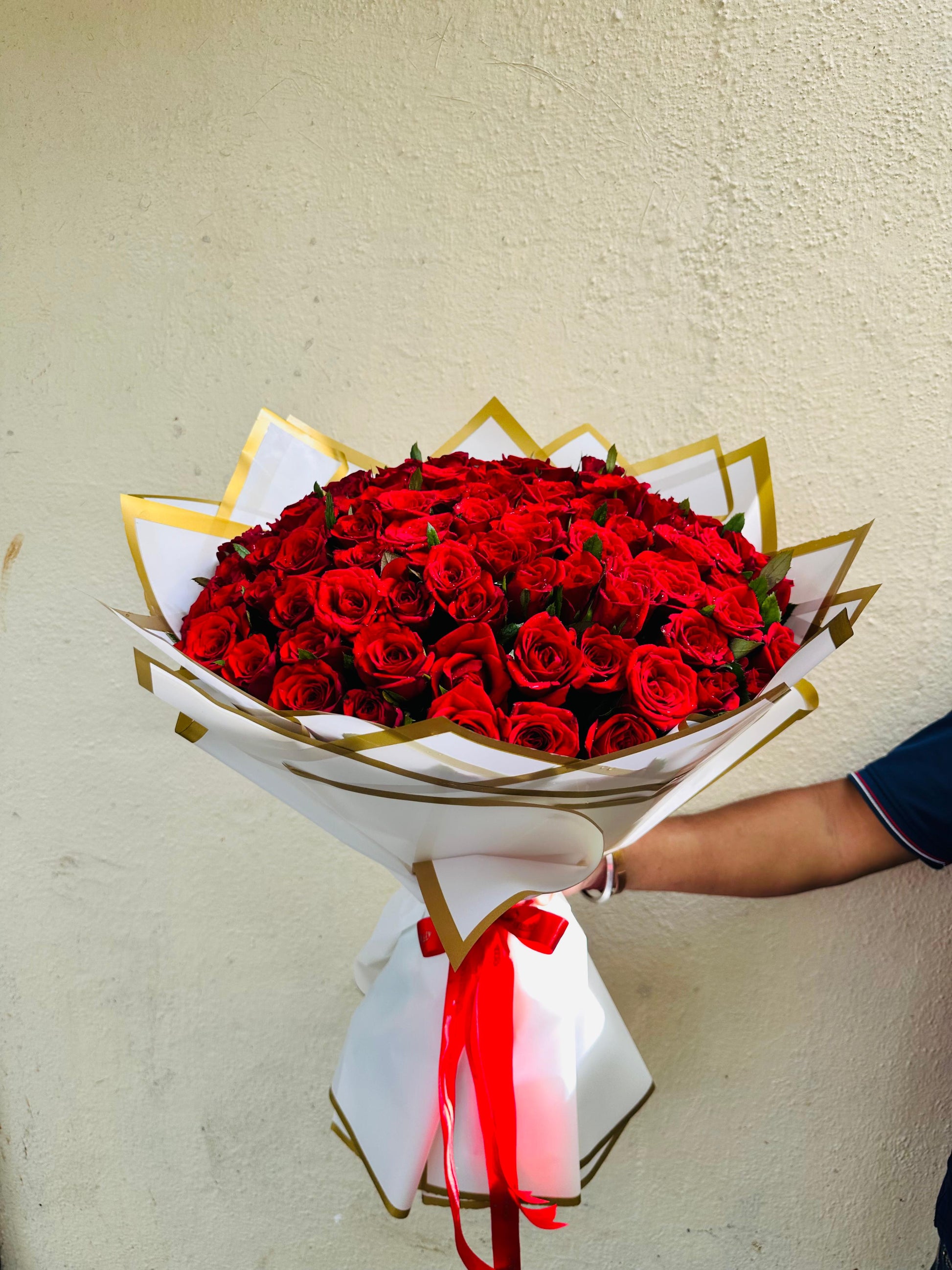 The Red Royale - 150 Roses - Blooms Only
