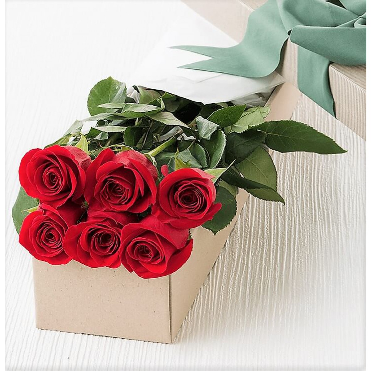 Valentine S 6 Red Rose Flower Arrangements In A Box Blooms Only