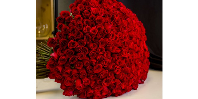 Special Valentine's 300 Red Roses Bouquet 
