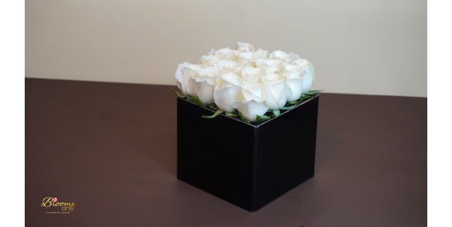 20 White Roses Box 