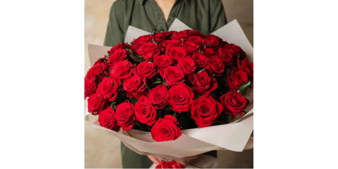 75 Red Roses Hand Bunch