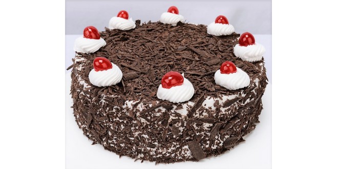 Black Forest Cake (1/2 Kg)