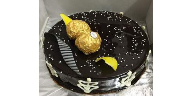 Hazelnut Ferrero Rocher Cake (1/2 Kg)