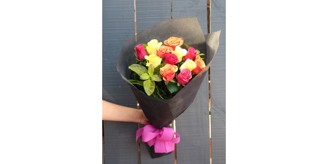 Mix n Match (Small) - Mix Colour Roses Hand Bouquet