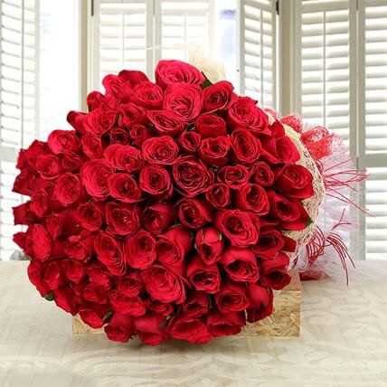 Bunch of 700 Lovely Red Roses 