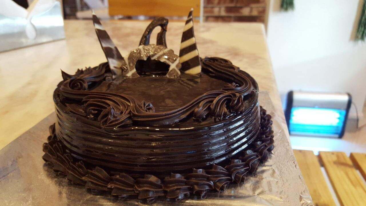 Chocolate Truffle Cake (1/2 Kg)