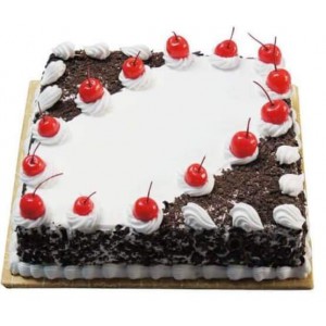 Cherry Blackforest Cake (1/2 Kg)