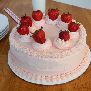 Strawberry Cake(1 kg)