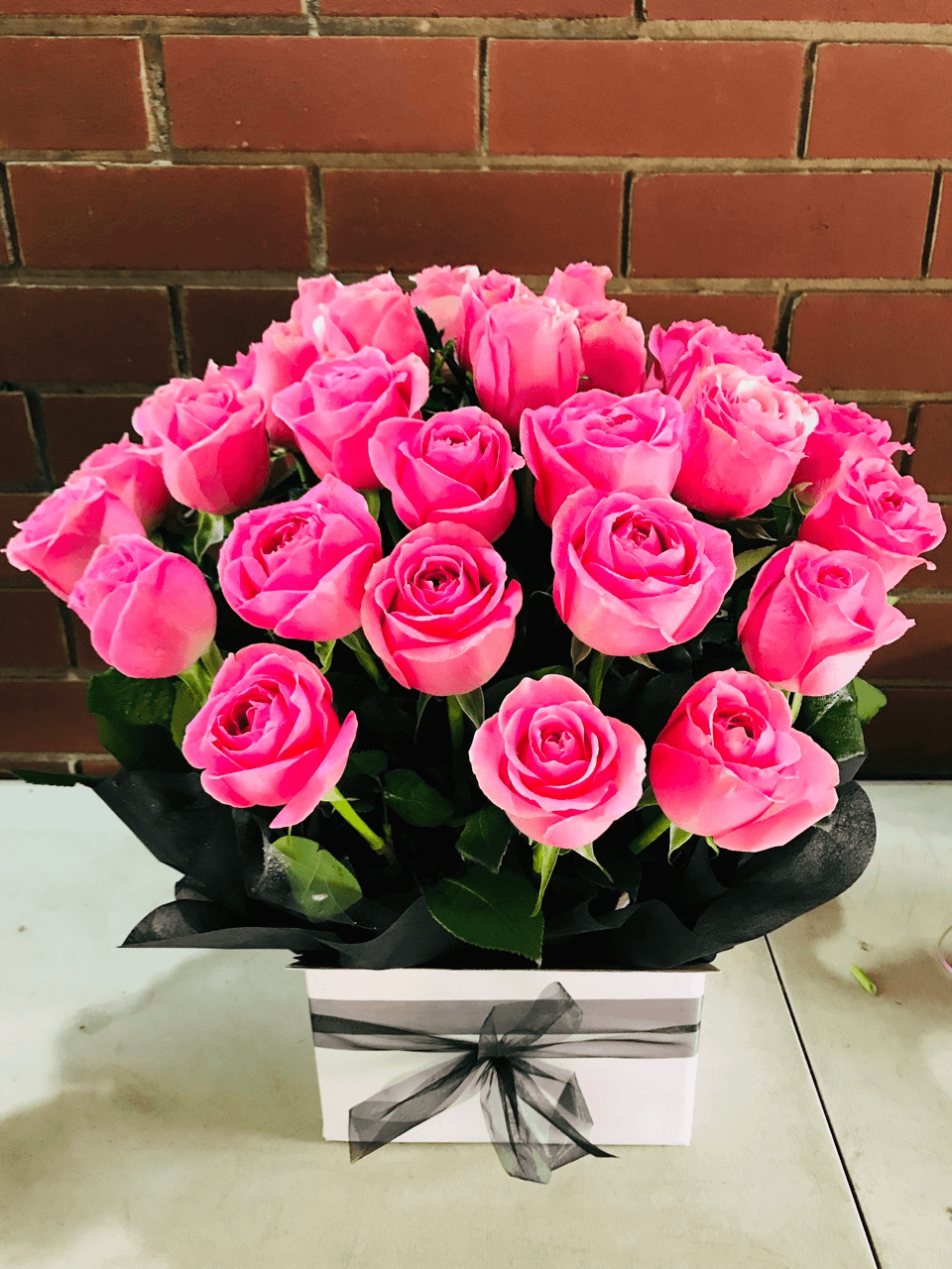 Buy Online 30 Pink Roses with Box and Send to Pune