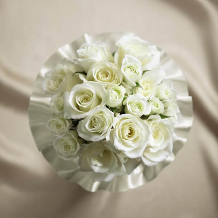 white-rose-bouquet