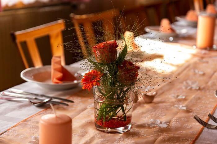 food table flower decoration